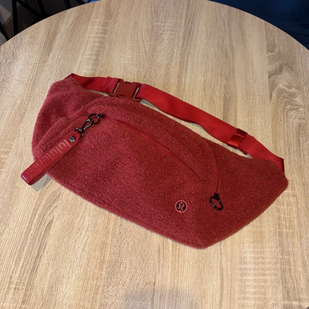 Lululemon On the Beat Belt Bag Sherpa Heathered Magma